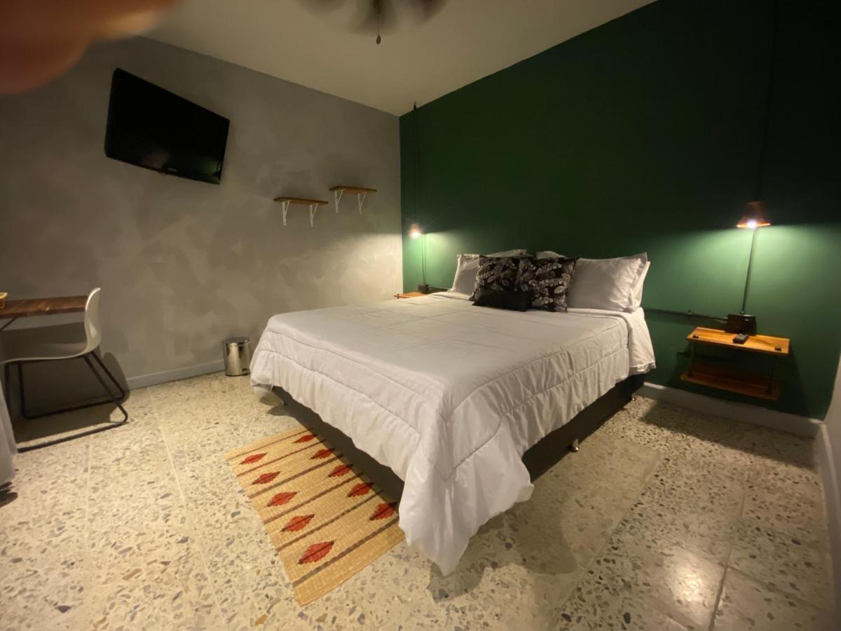 Casa Mosaiko- Parque Poblado Hotel Medellín Esterno foto